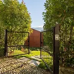 Zinnia Lakeview Appartement *
