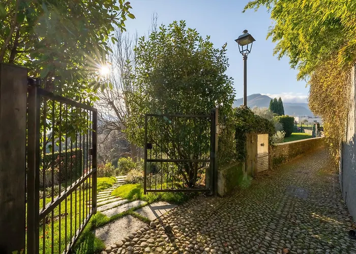 Zinnia Lakeview Apartment Bellagio