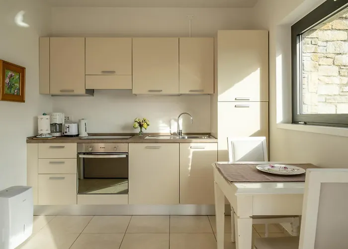 Zinnia Lakeview * Bellagio