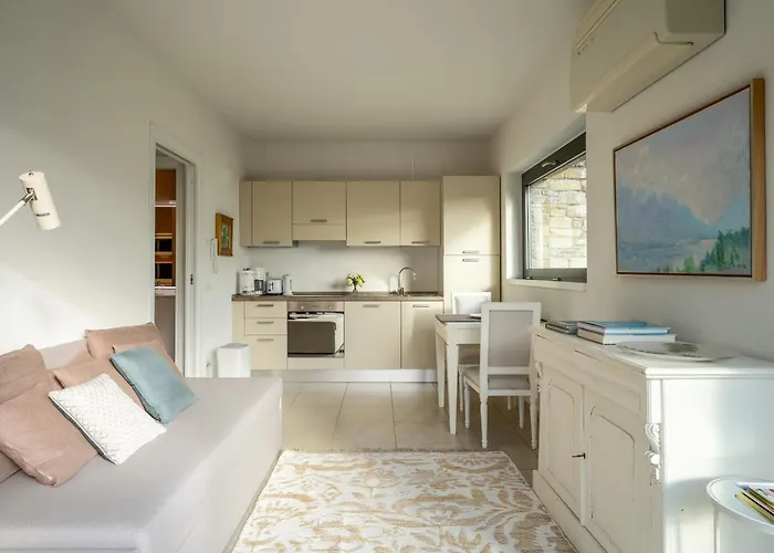 Zinnia Lakeview Lägenhet