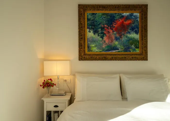 Zinnia Lakeview Apartment *