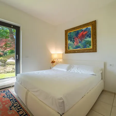 Zinnia Lakeview 公寓 *