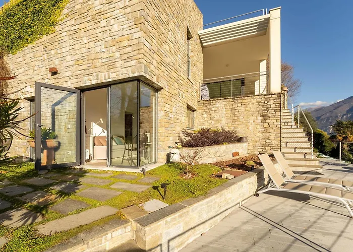 Zinnia Lakeview Apartment *