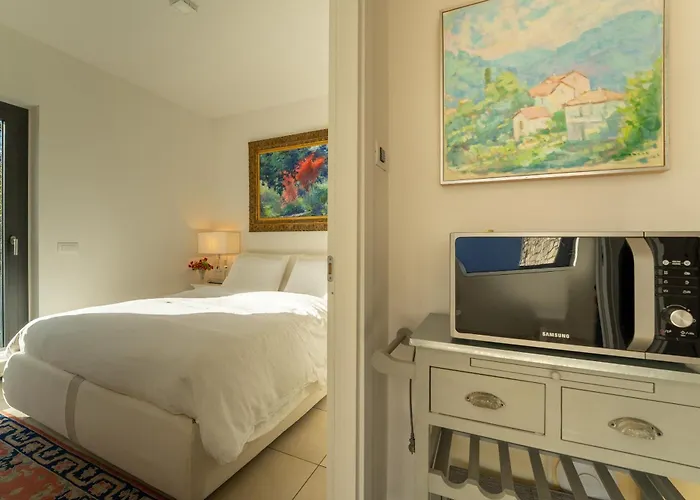 Zinnia Lakeview Bellagio