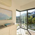 Zinnia Lakeview Apartmán