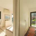 Zinnia Lakeview Appartement